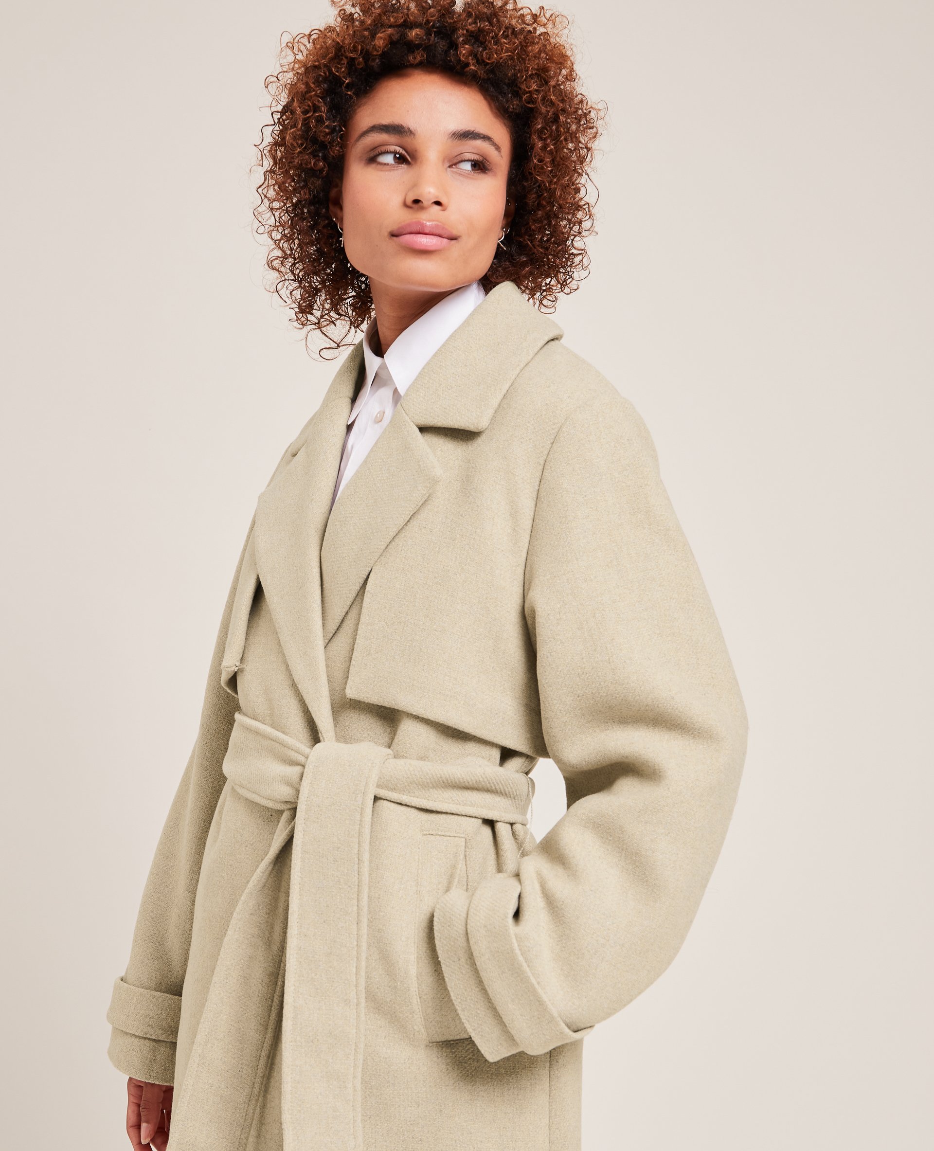 manteau long ceinture beige