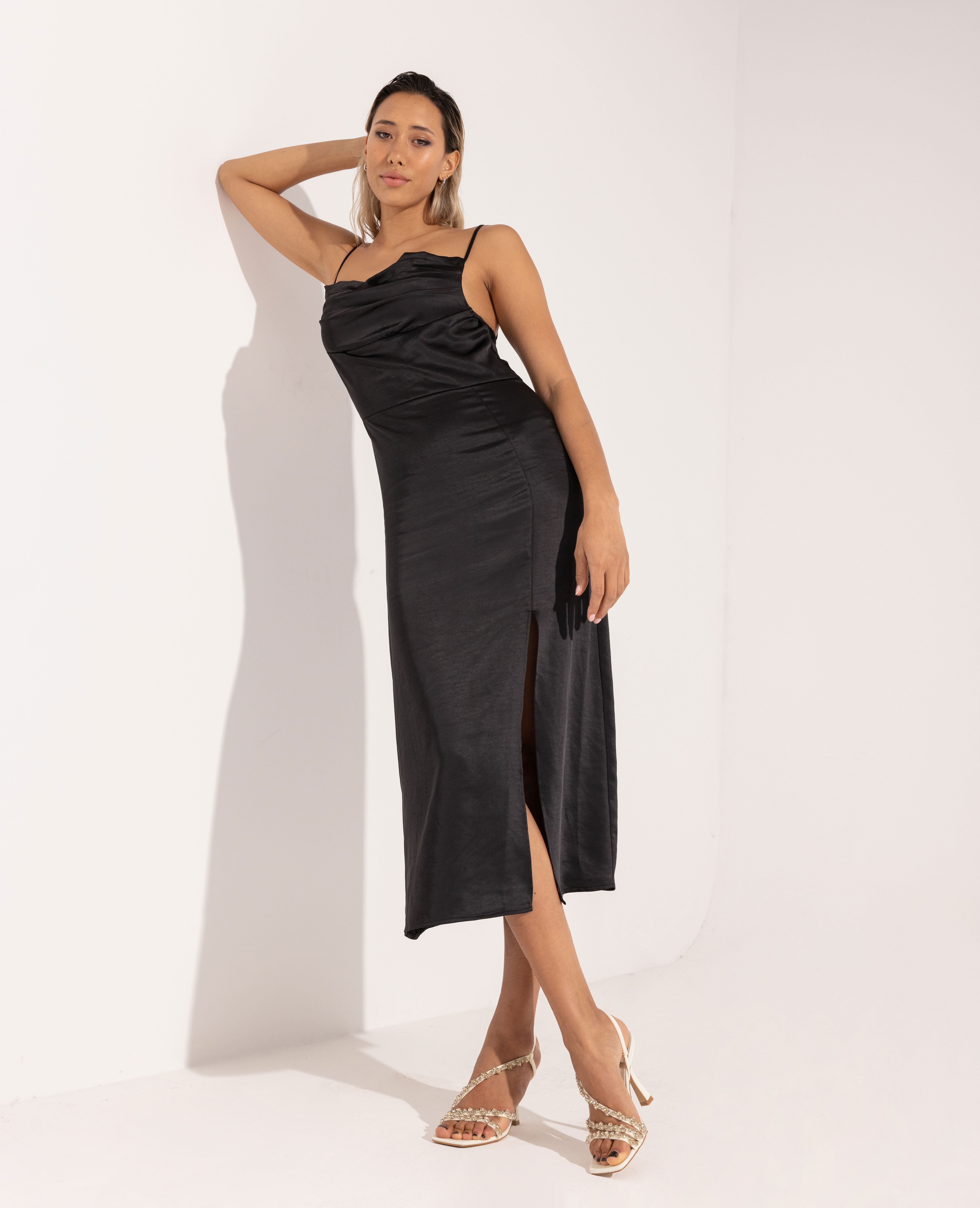 Robe longue tissu satiné encolure bénitier  noir - Pimkie