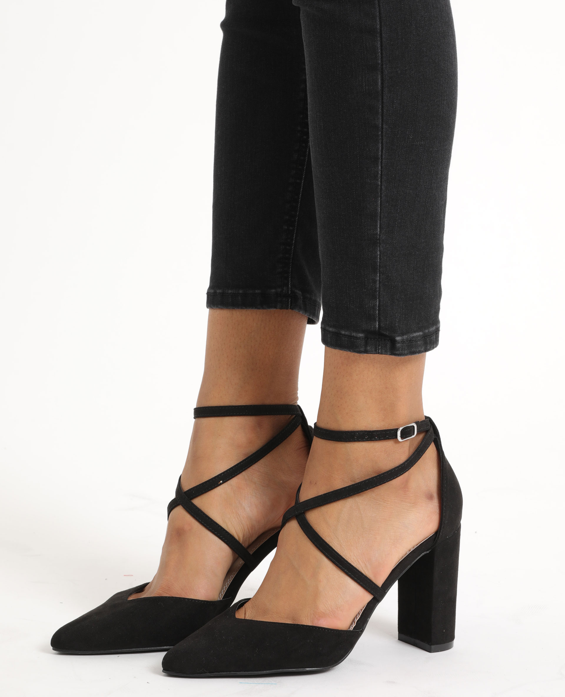 Escarpins noirs online pointus