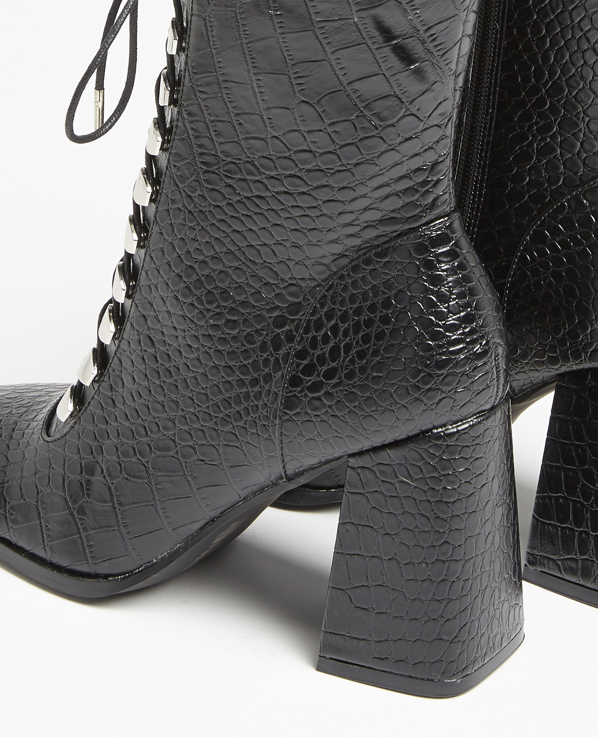 bottines lacées femme