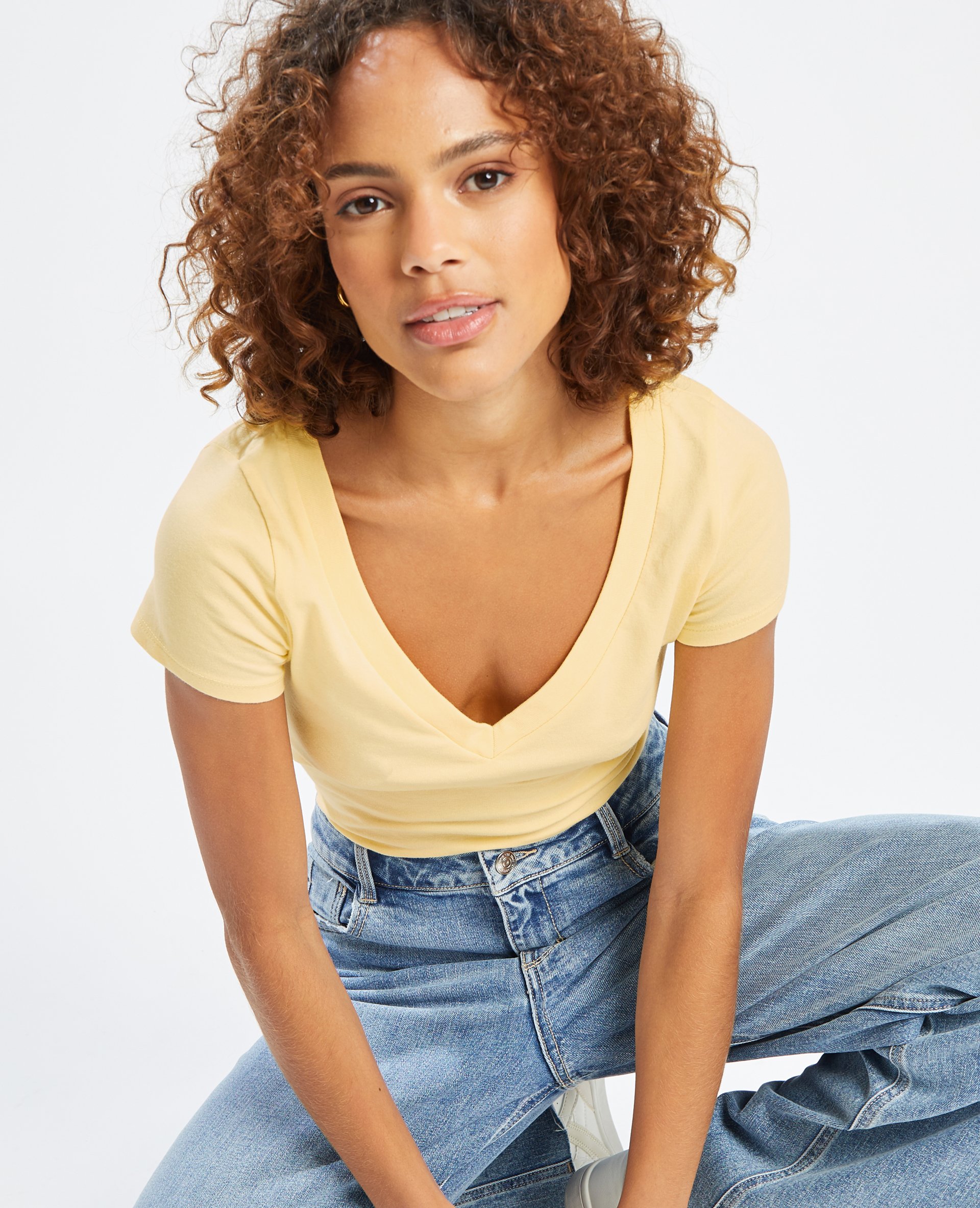 T-shirt col V jaune - Pimkie