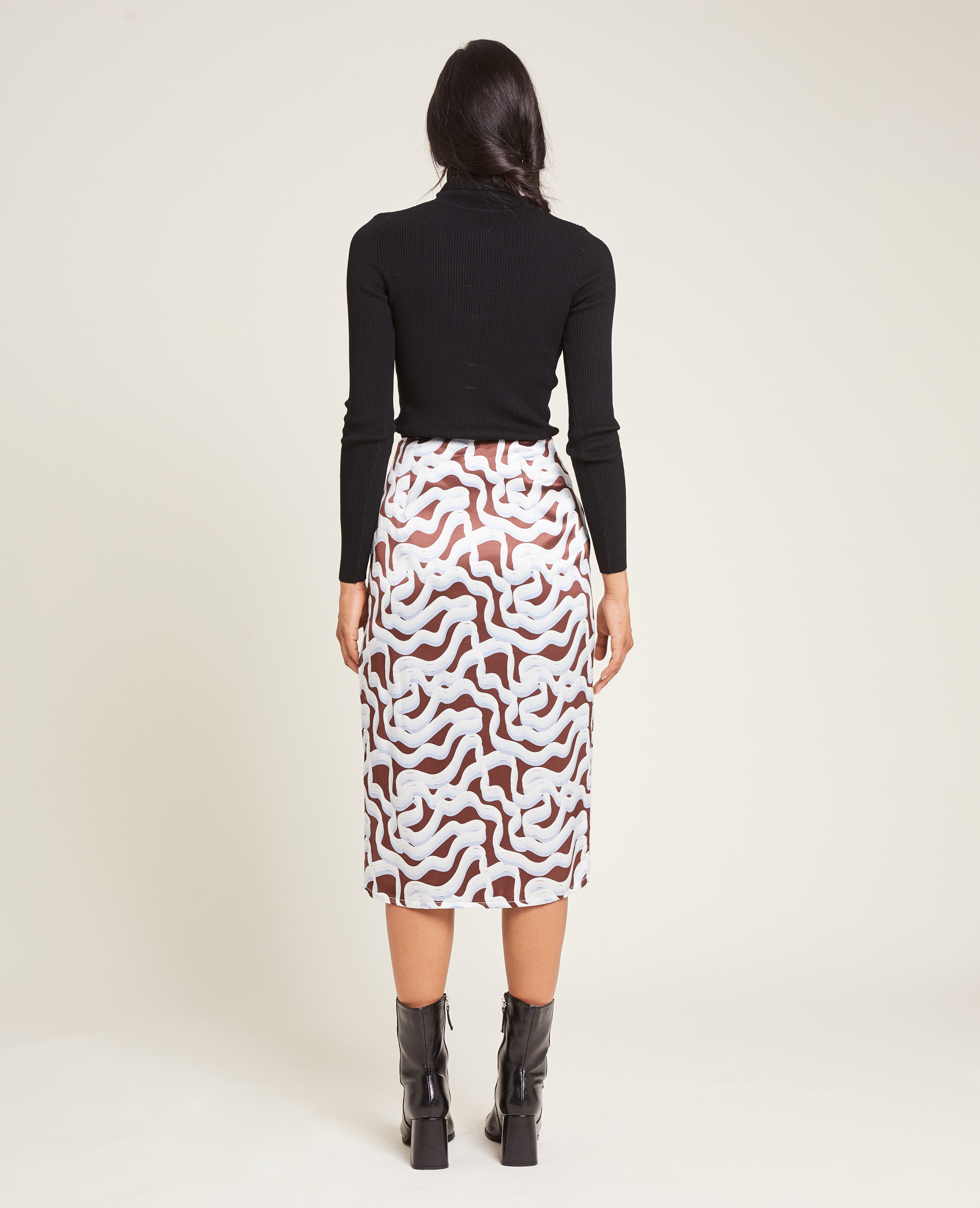 Jupe midi en tissu satiné noir - Pimkie
