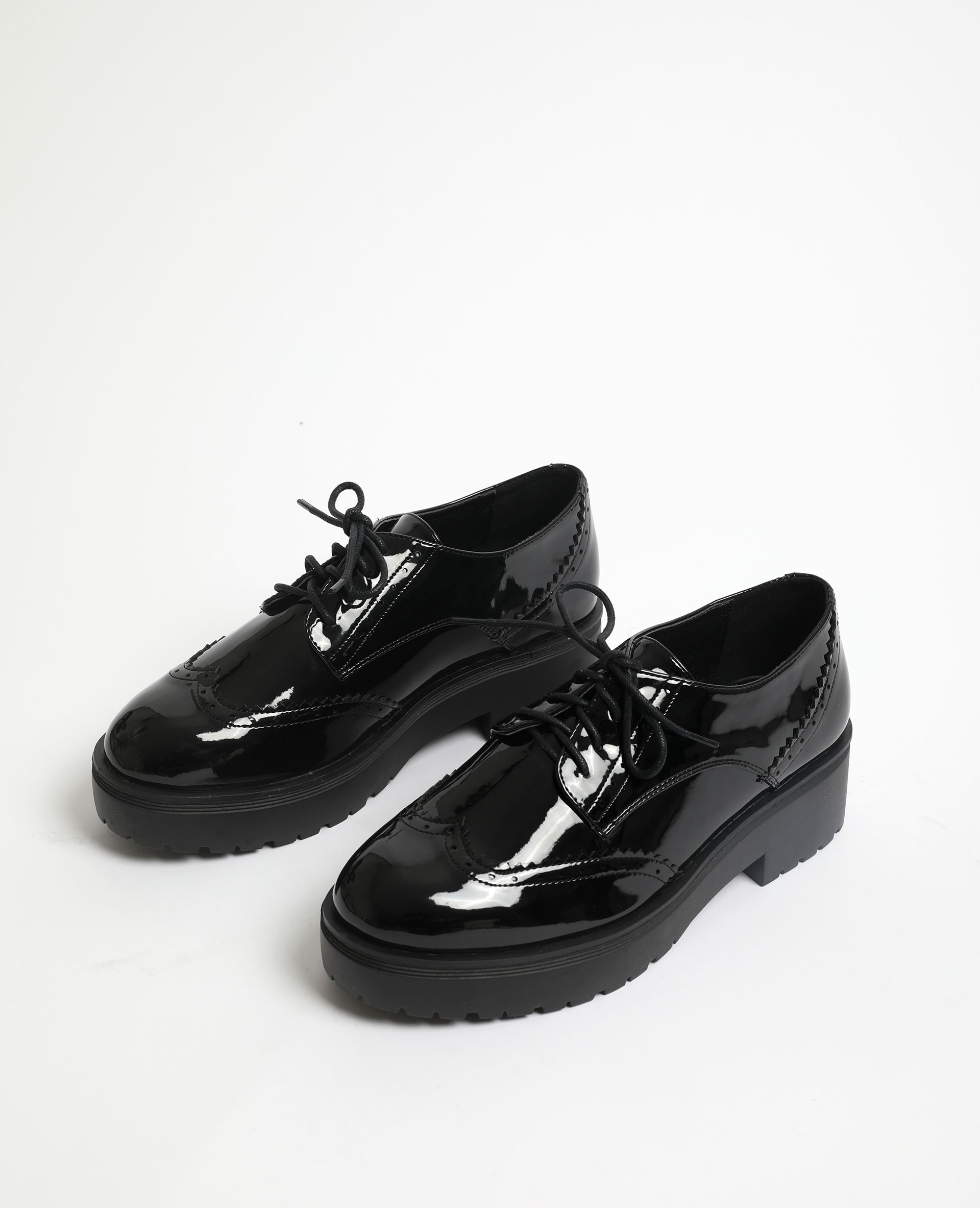 derbies vernies plateforme