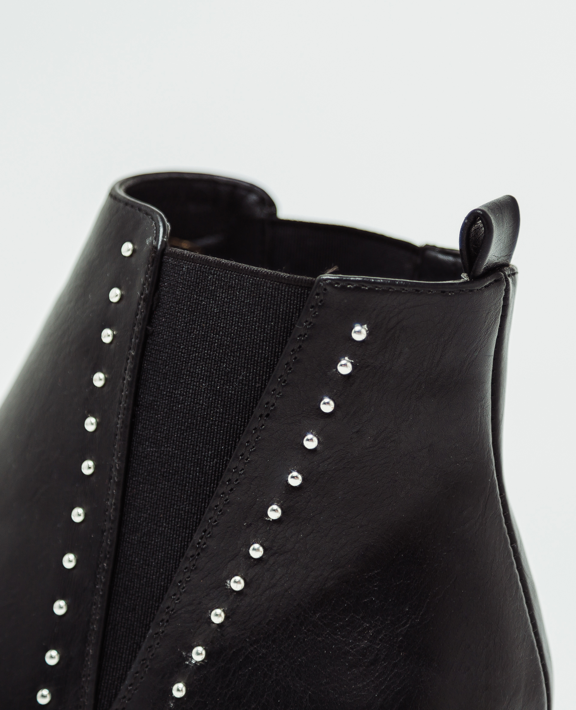 Bottines en faux cuir noir - Pimkie
