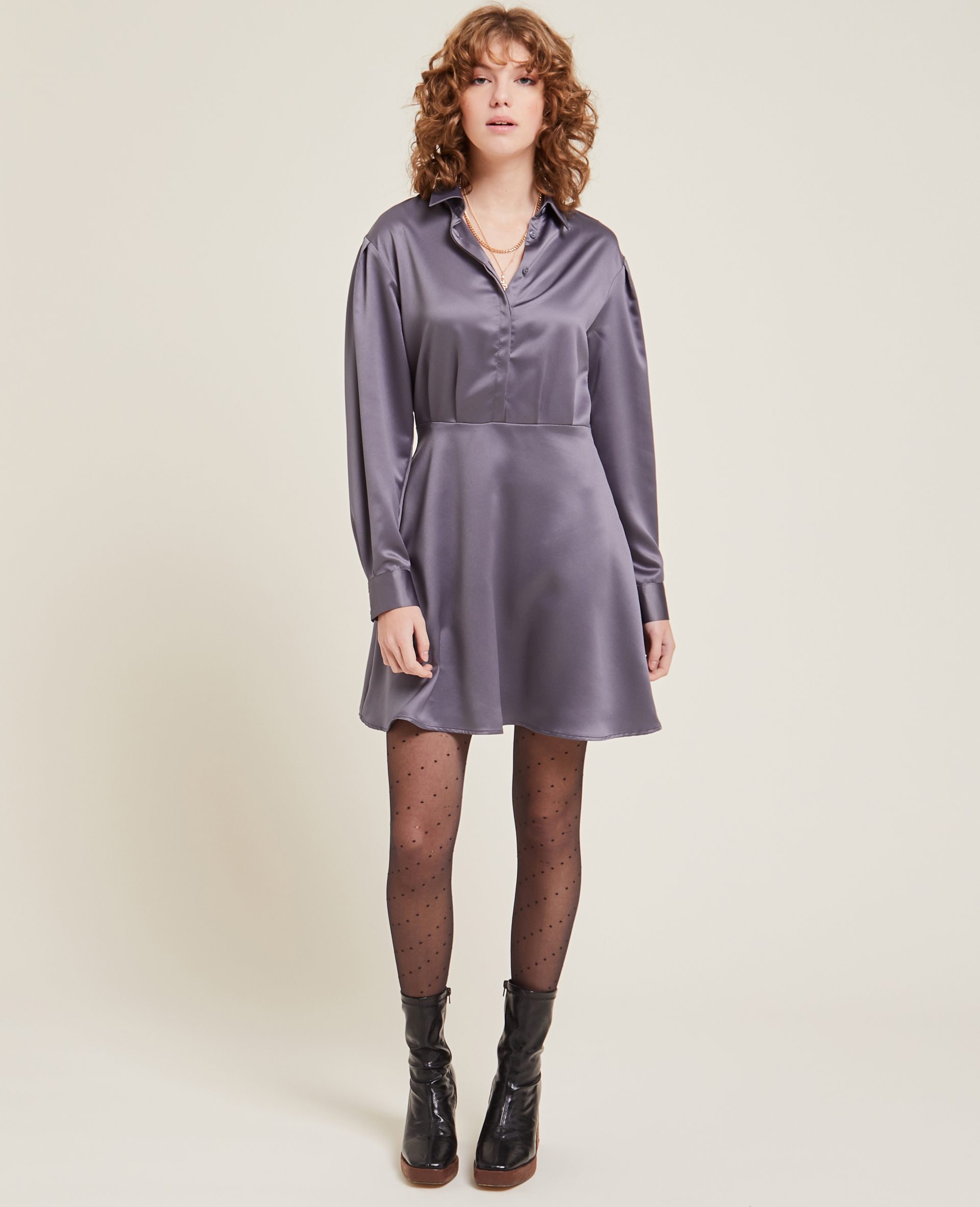 Robe chemise en satin gris foncé - Pimkie