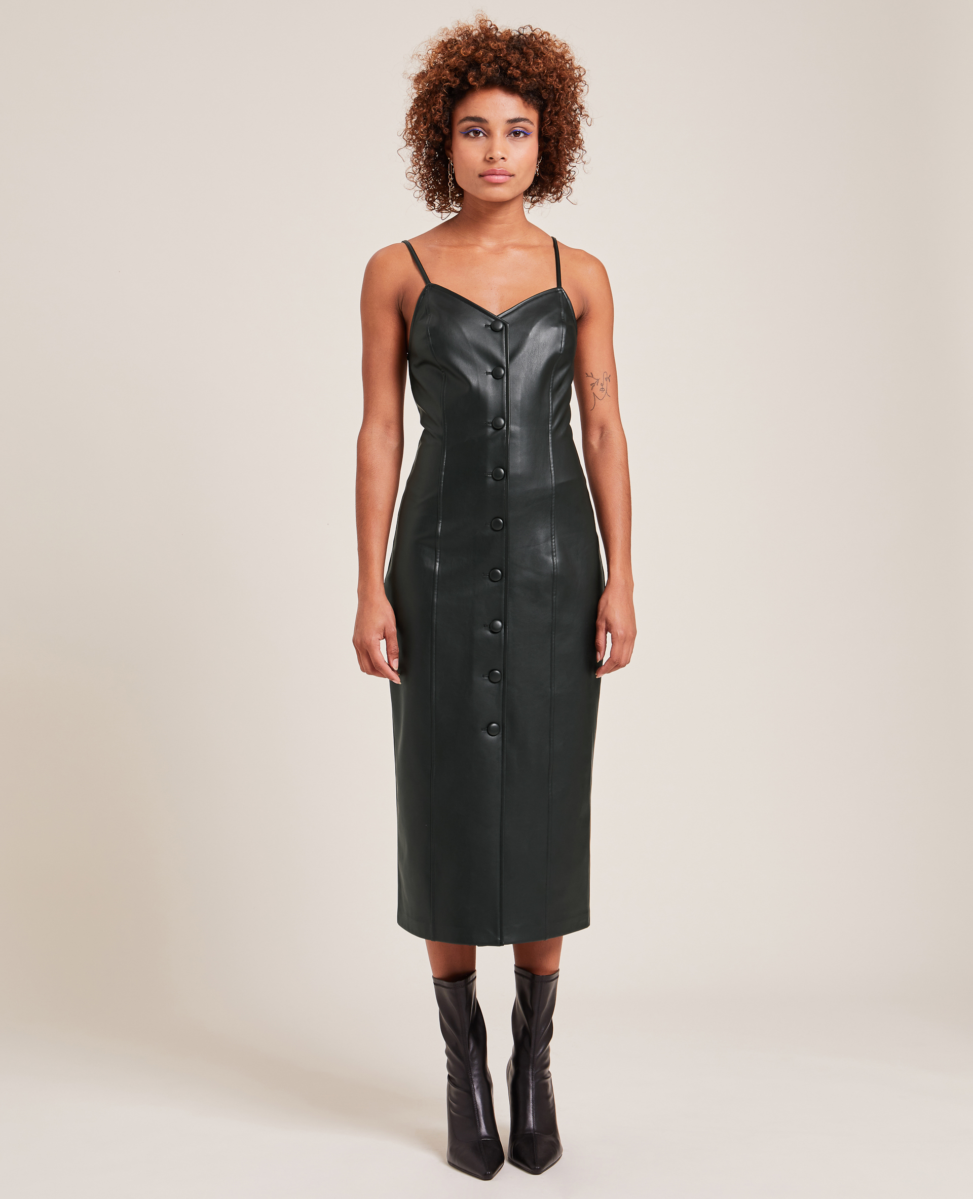 Robe longue boutonnée en simili cuir noir - Pimkie