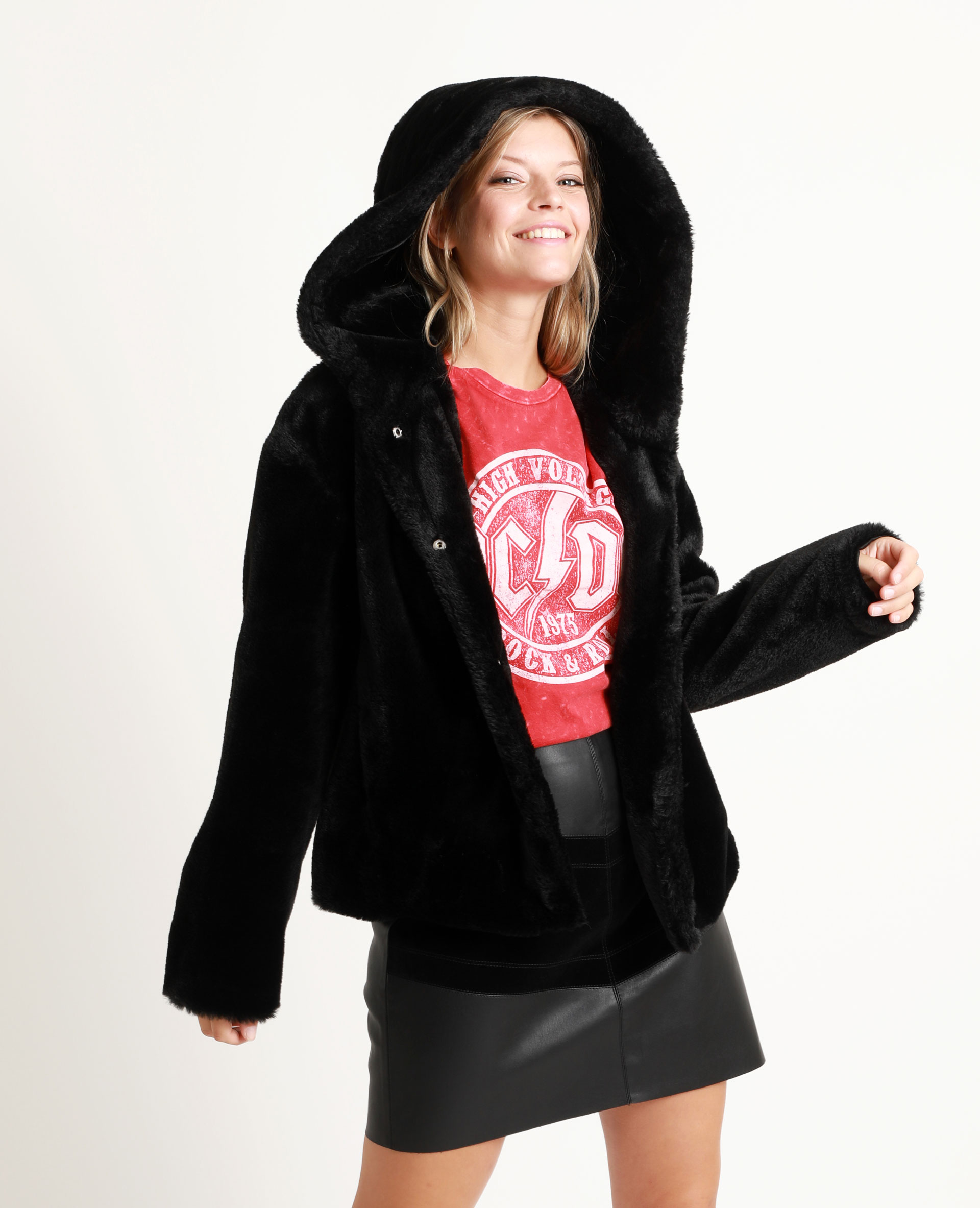 Manteau court en fausse fourrure Pimkie