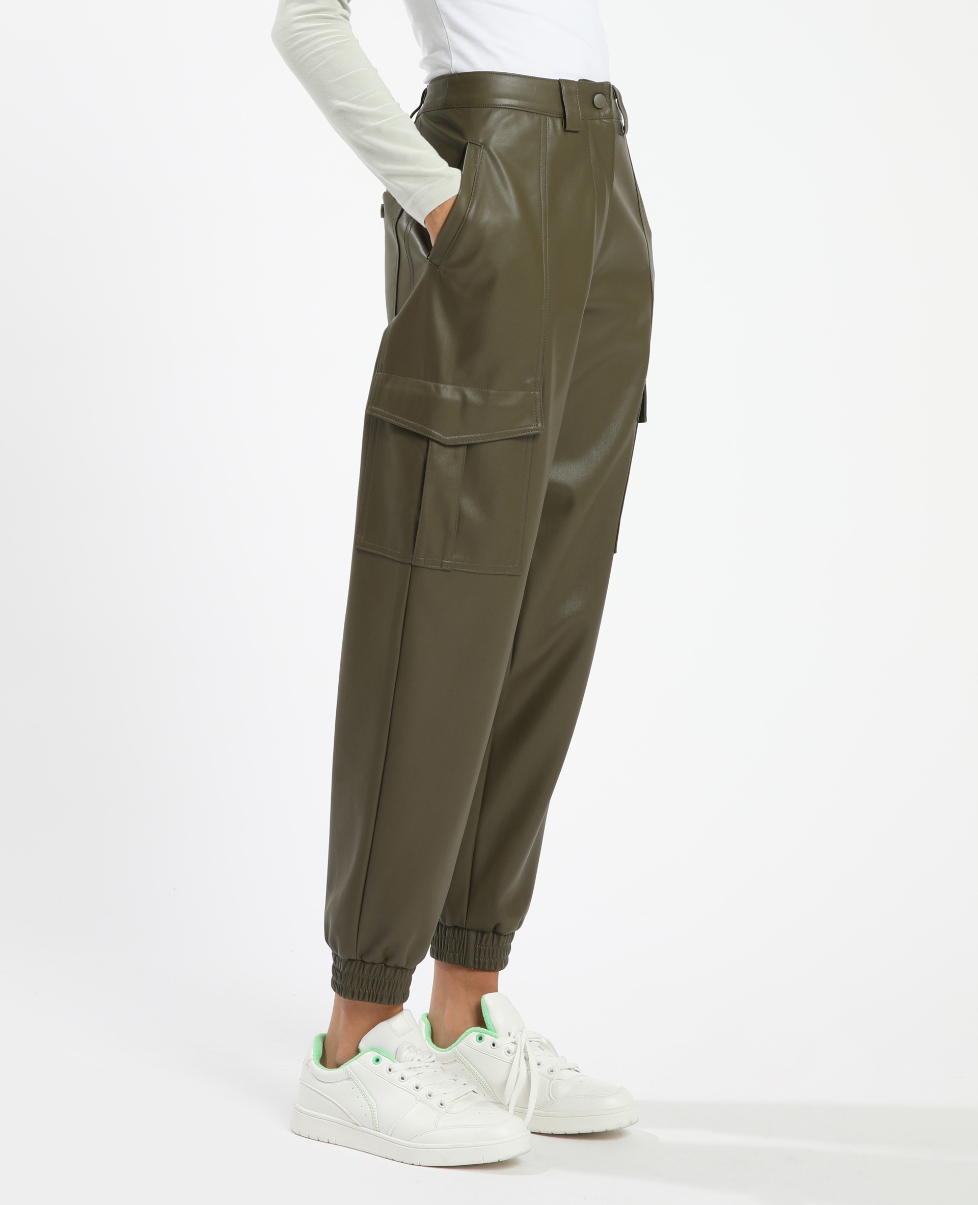 Pantalon cargo simili cuir