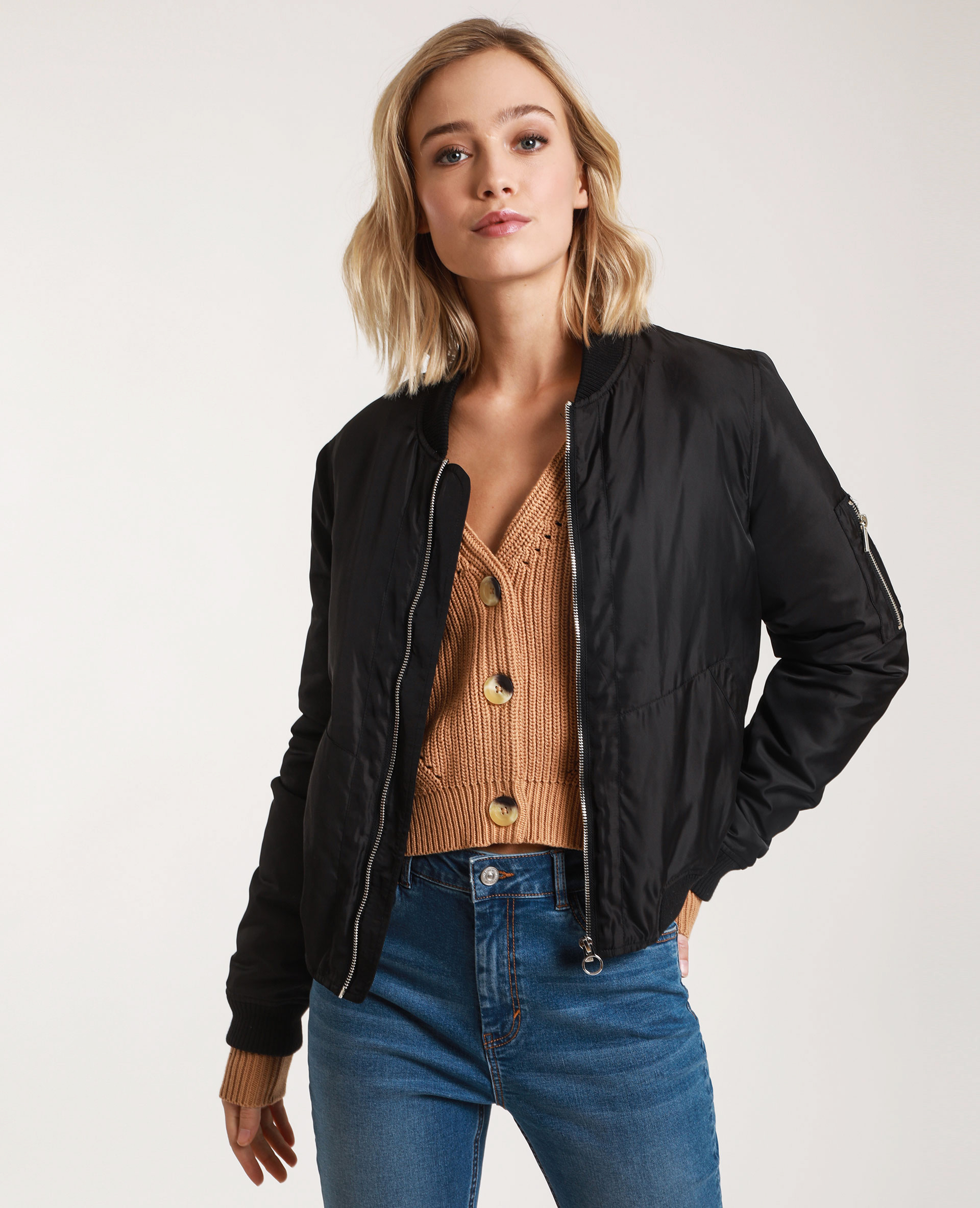Bomber satine
