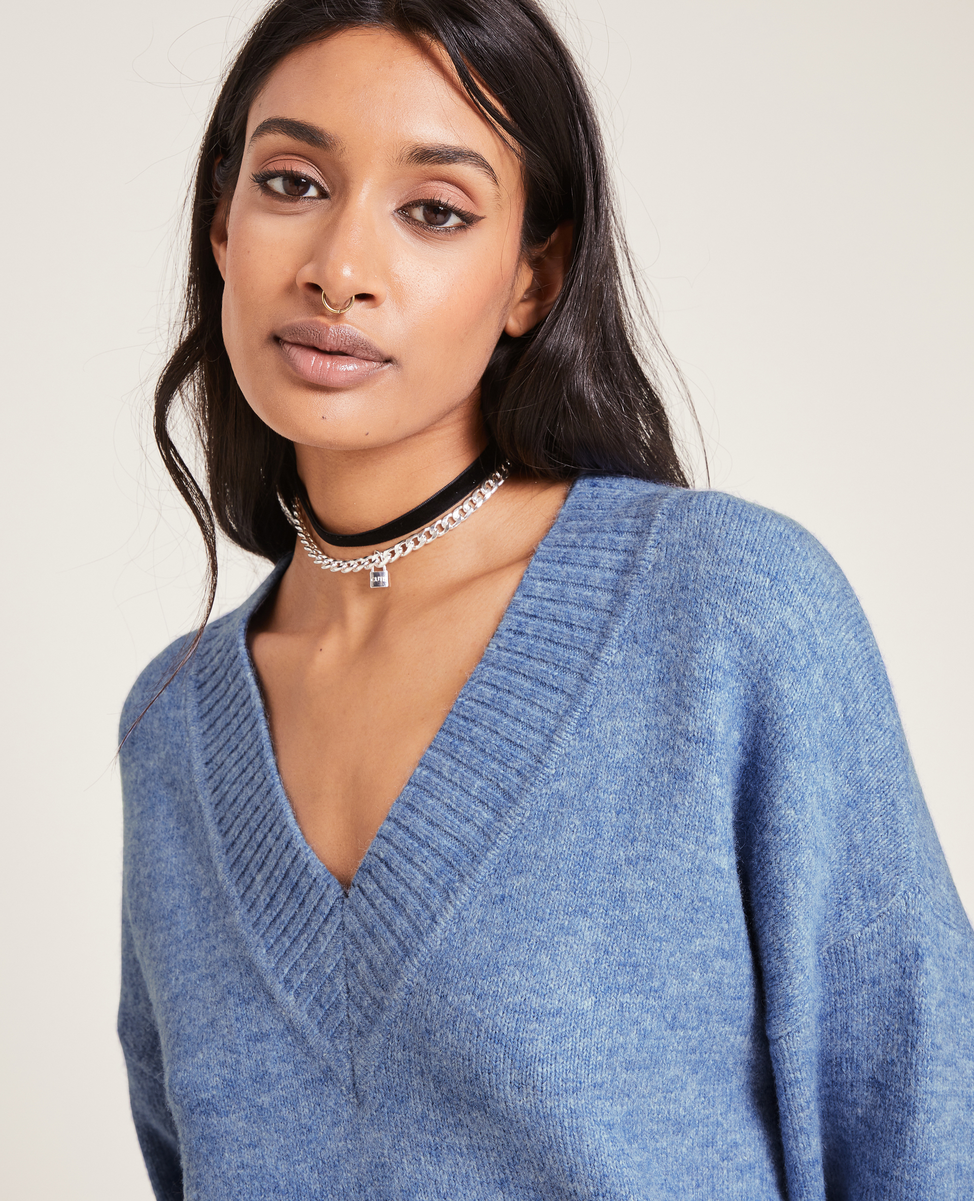 Pull grand col V bleu - Pimkie